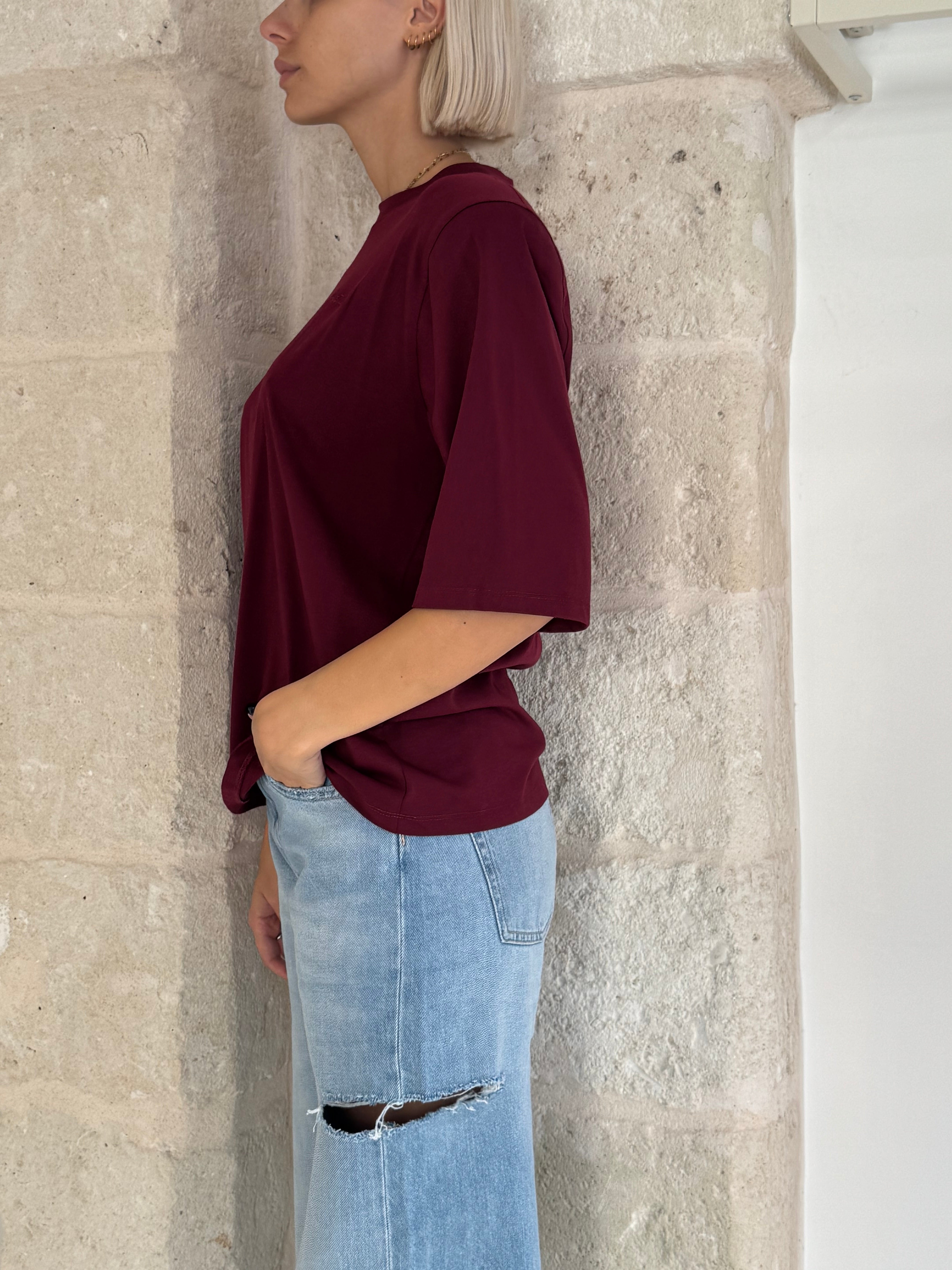 T-shirt con spalline e ricamo - Kostumn1