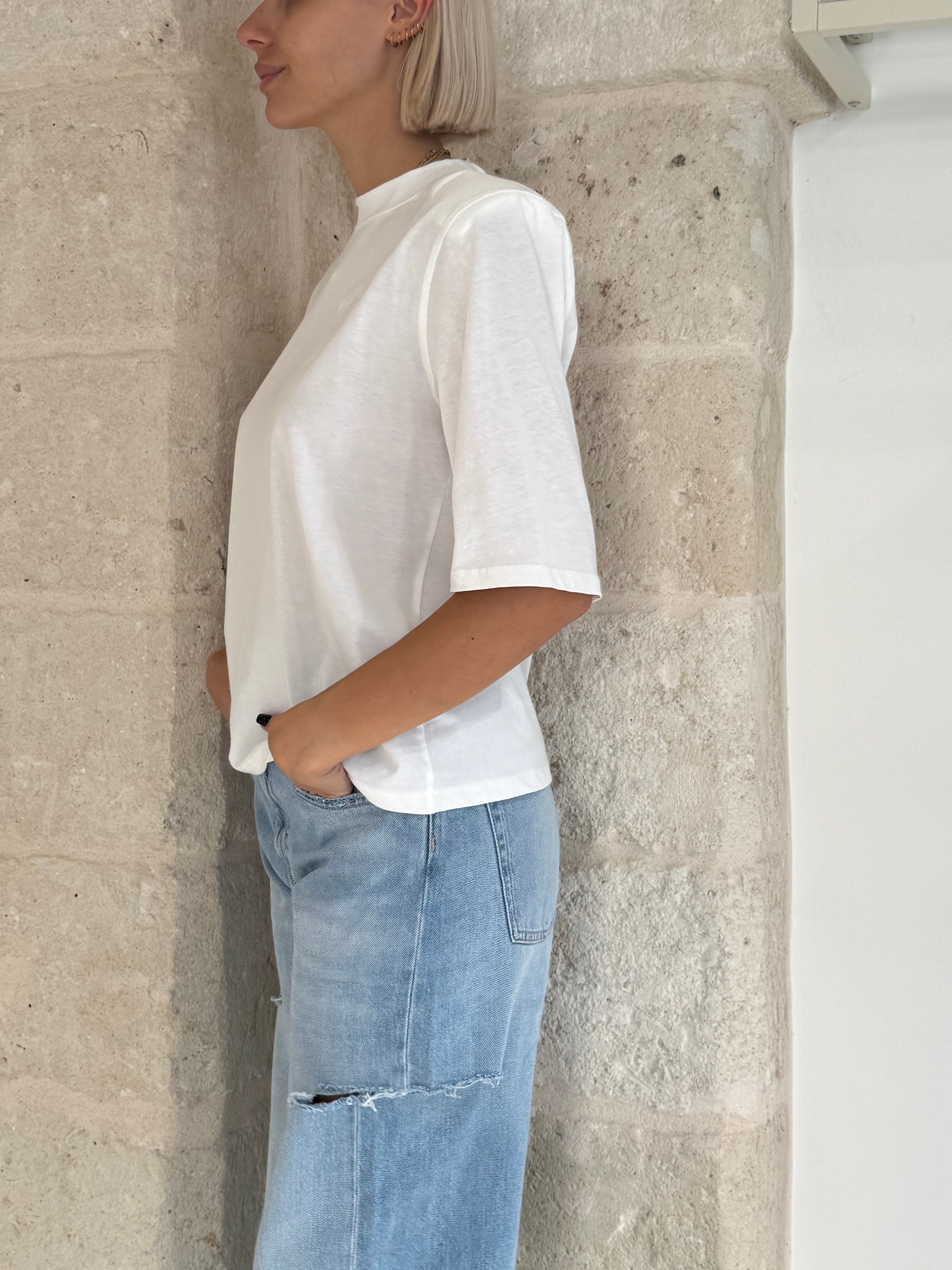 T-shirt con spallina e ricamo - Kostumn1