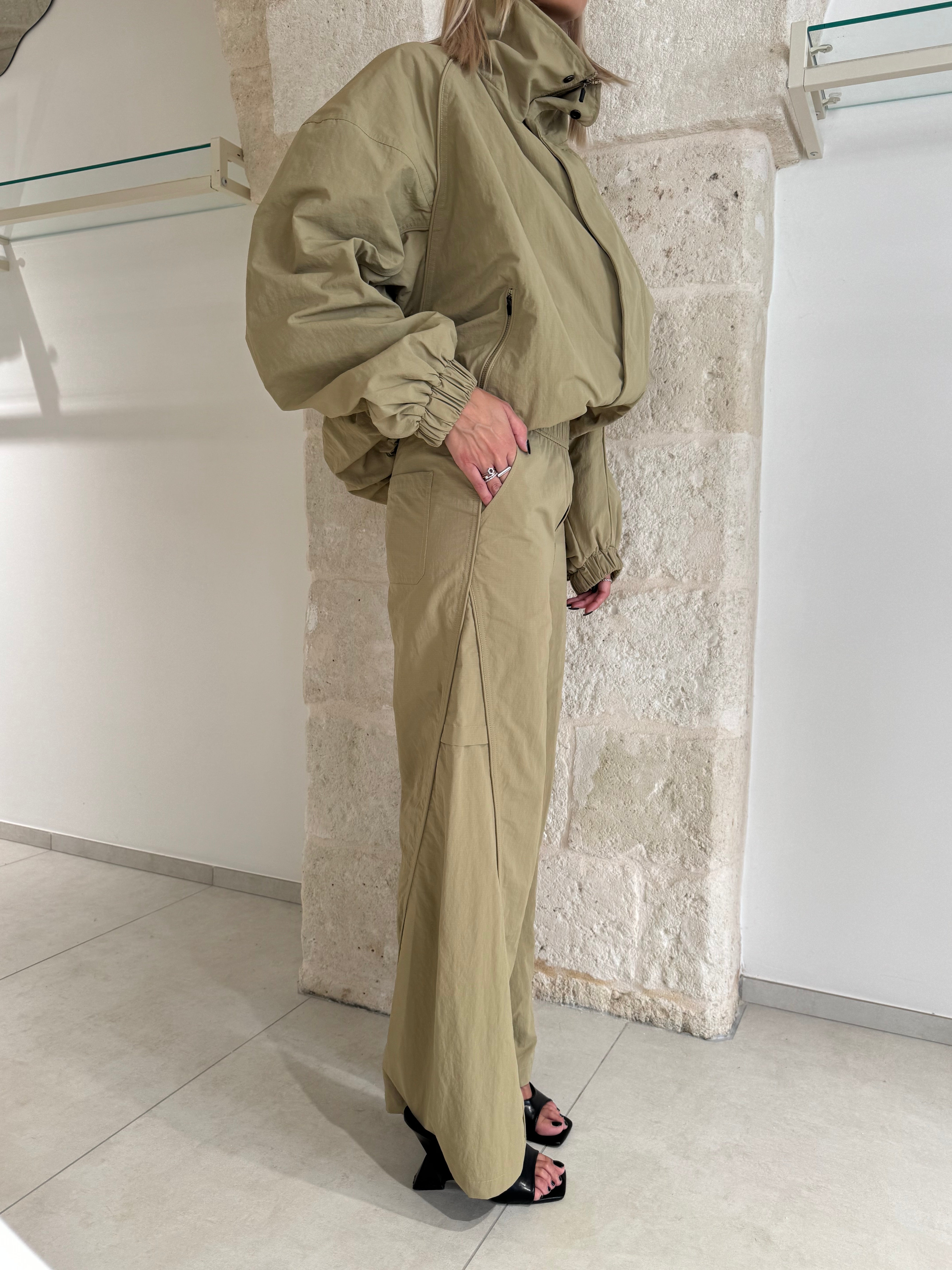 Pantalone Palazzo Kaki effetto Nylon- Eleh