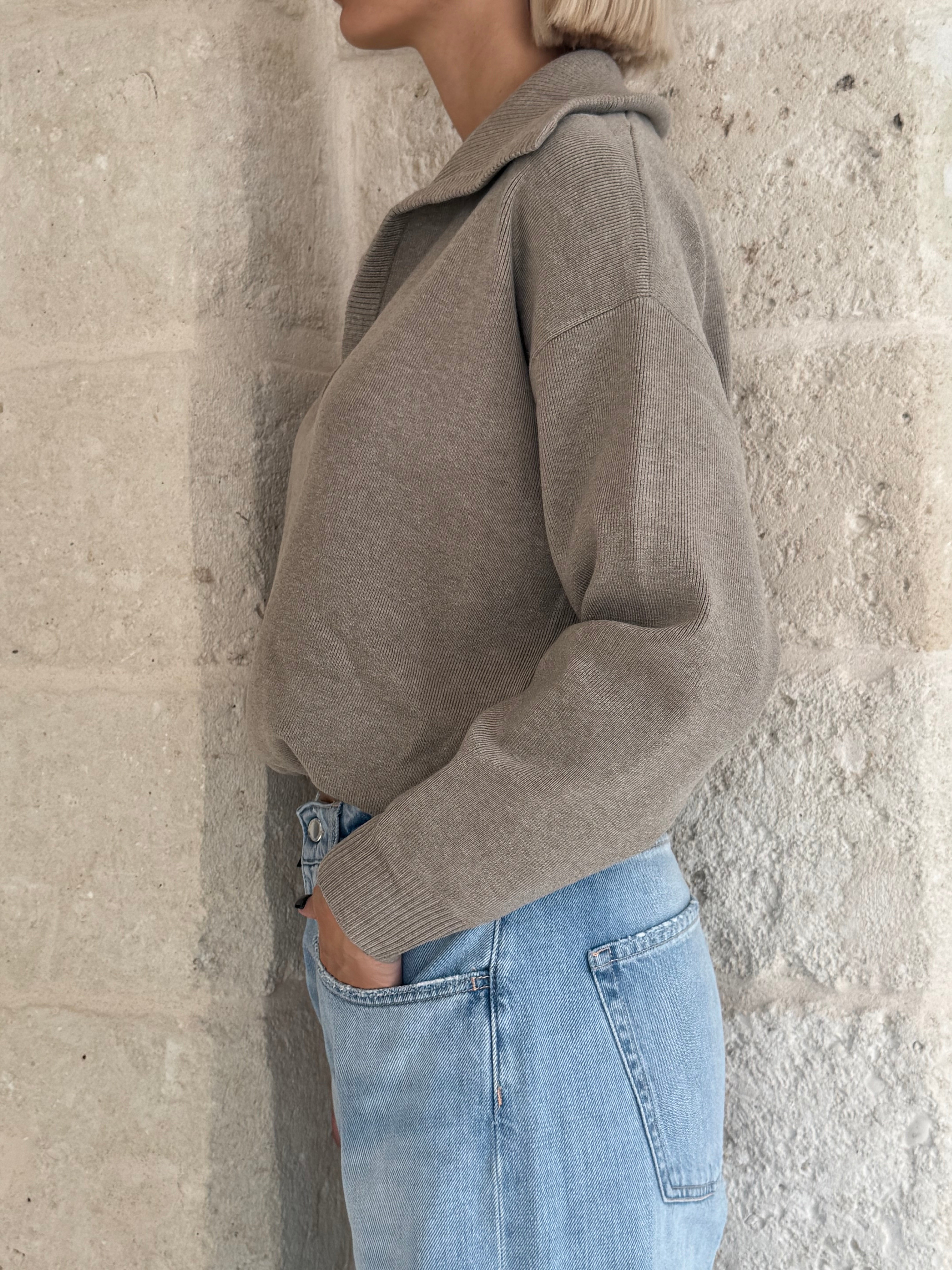 Maglione beige con orlo elasticizzato - Eleh