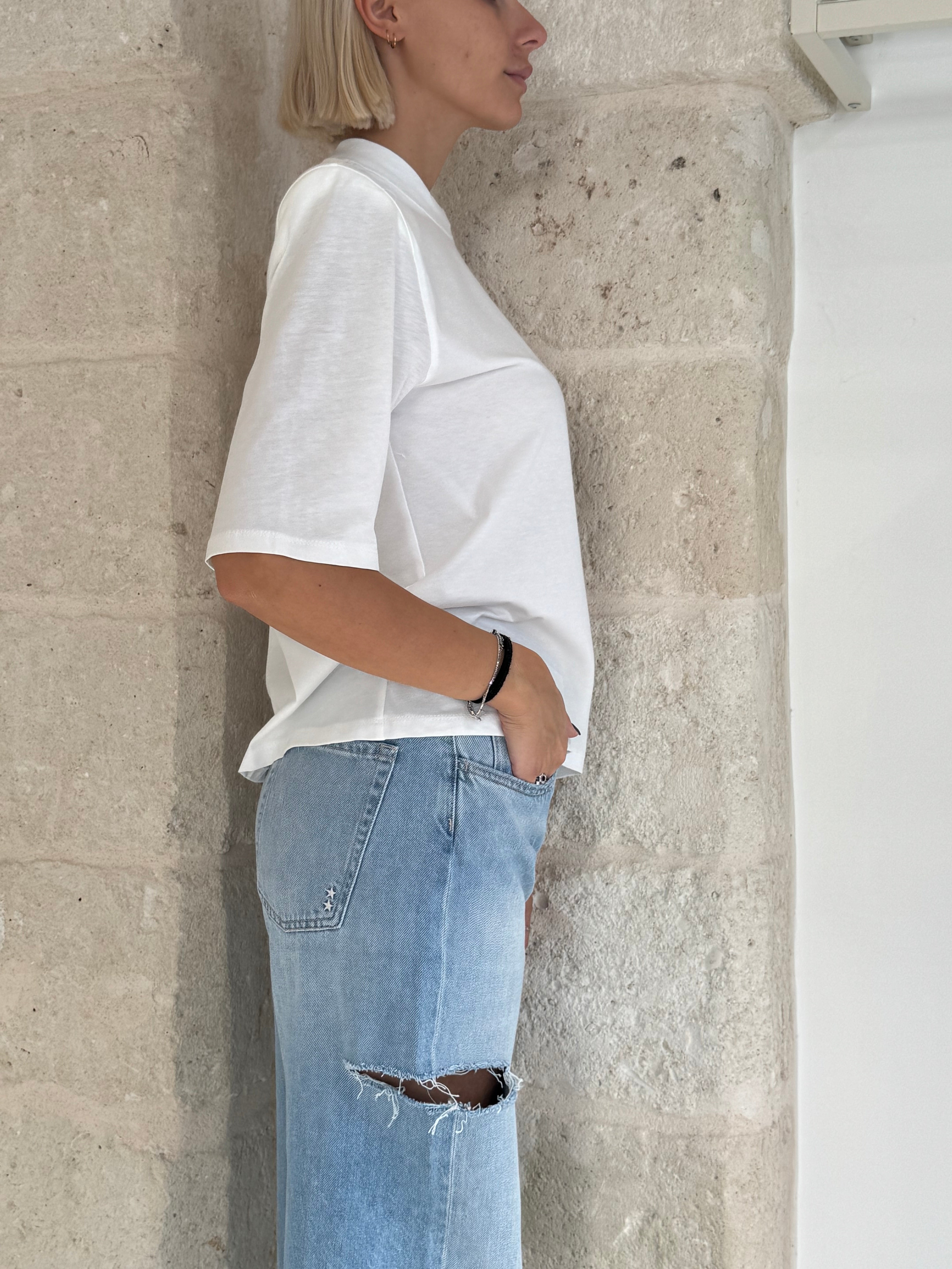 T-shirt con spallina e ricamo - Kostumn1